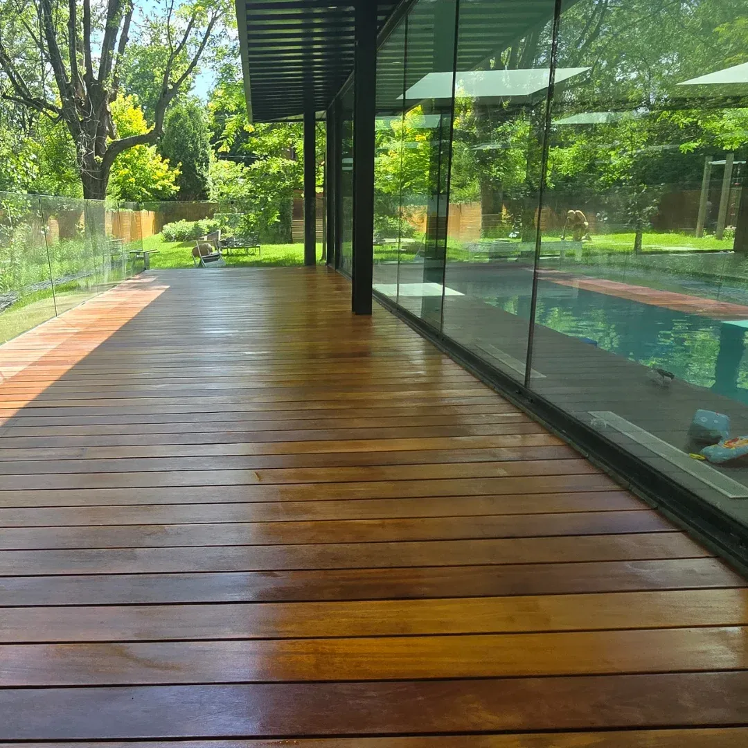 Réalisation d'entretien de bois extérieur Teinture Bois'Elle 12